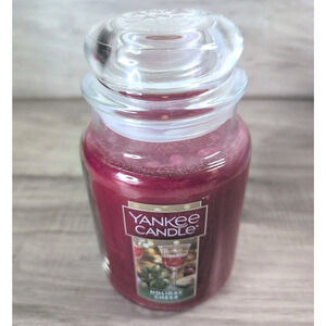 Yankee Candle. “ Holiday Cheer ” 22 Oz. Candle Large Jar.